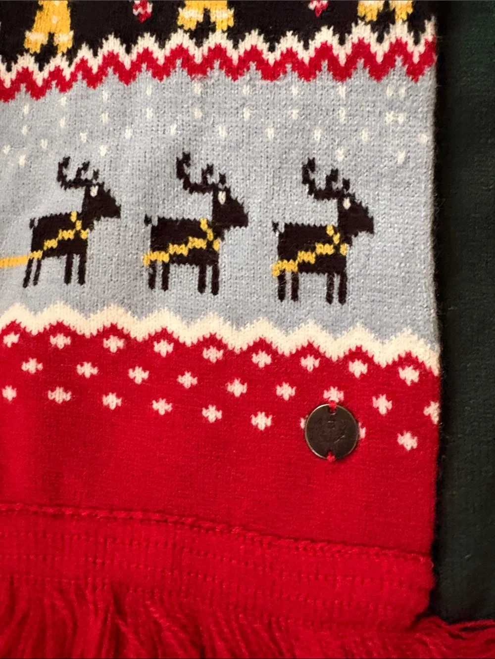 Fraas Holiday Green and Red Knit Scarf - Festive Pattern